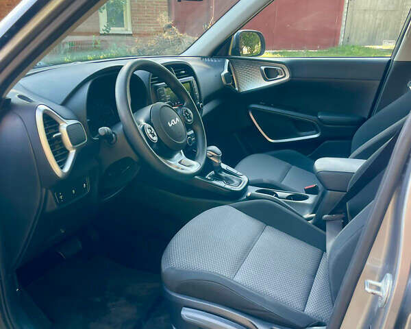 Серый Киа Soul, объемом двигателя 2 л и пробегом 125 тыс. км за 13900 $, фото 17 на Automoto.ua