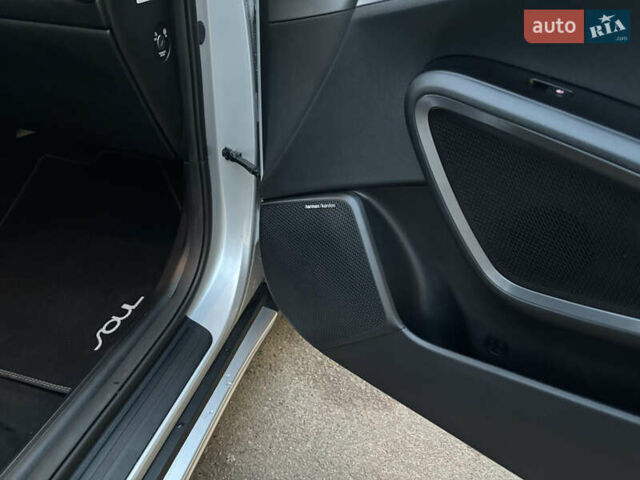 Серый Киа Soul, объемом двигателя 0 л и пробегом 25 тыс. км за 17400 $, фото 24 на Automoto.ua