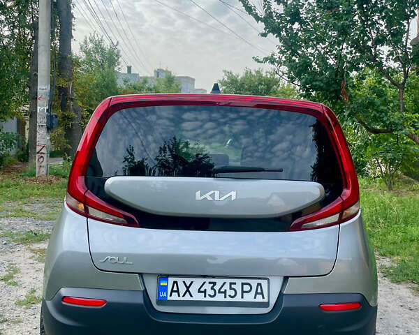 Серый Киа Soul, объемом двигателя 2 л и пробегом 125 тыс. км за 13900 $, фото 12 на Automoto.ua
