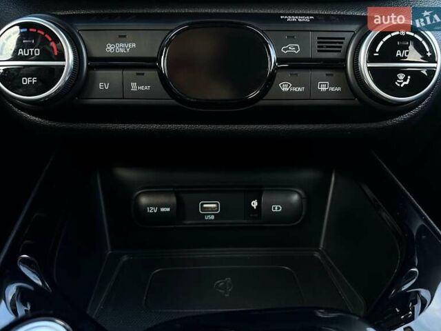 Серый Киа Soul, объемом двигателя 0 л и пробегом 45 тыс. км за 20500 $, фото 62 на Automoto.ua