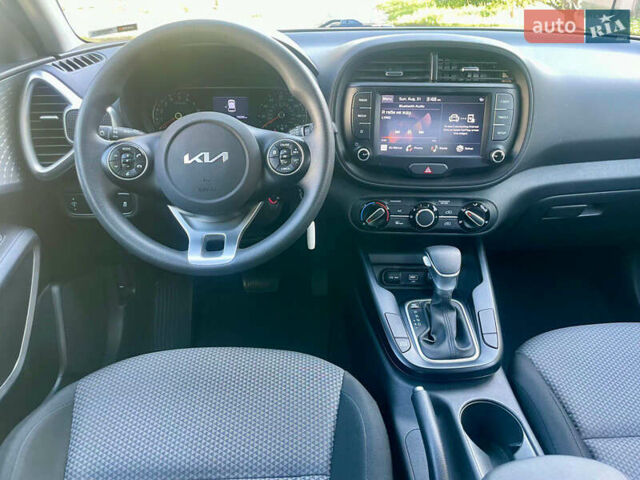 Серый Киа Soul, объемом двигателя 2 л и пробегом 125 тыс. км за 13900 $, фото 15 на Automoto.ua