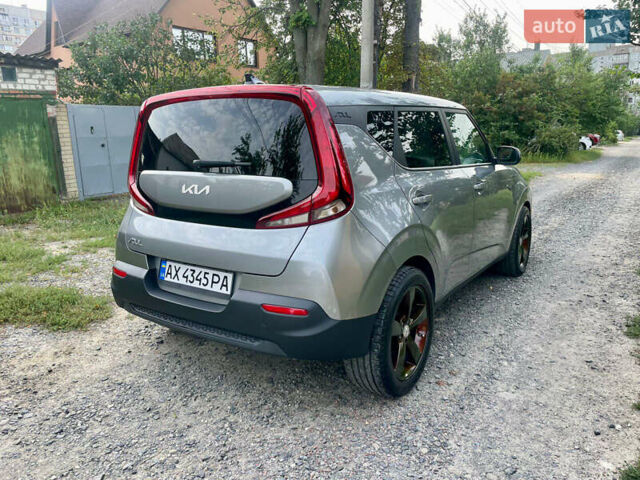 Серый Киа Soul, объемом двигателя 2 л и пробегом 125 тыс. км за 13900 $, фото 7 на Automoto.ua