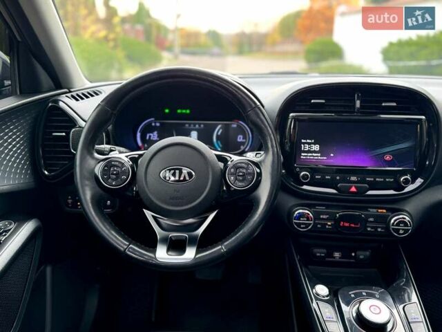 Серый Киа Soul, объемом двигателя 0 л и пробегом 101 тыс. км за 17899 $, фото 17 на Automoto.ua