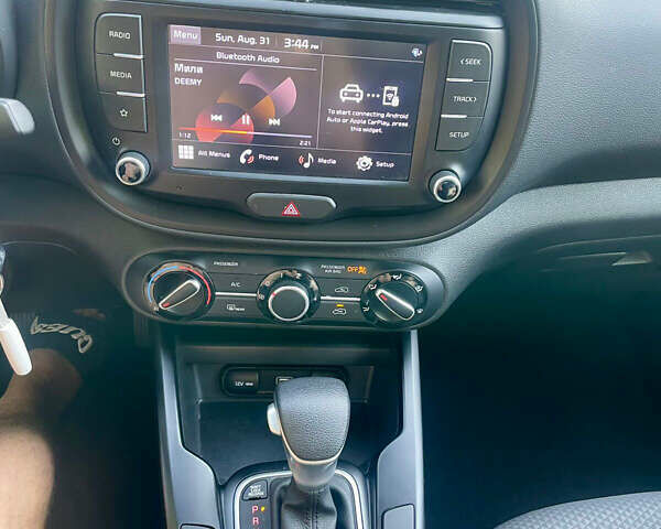 Серый Киа Soul, объемом двигателя 2 л и пробегом 125 тыс. км за 13900 $, фото 16 на Automoto.ua