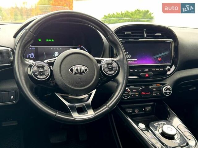 Серый Киа Soul, объемом двигателя 0 л и пробегом 101 тыс. км за 17899 $, фото 20 на Automoto.ua