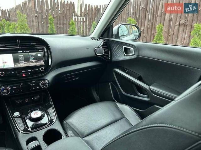 Серый Киа Soul, объемом двигателя 0 л и пробегом 137 тыс. км за 15400 $, фото 37 на Automoto.ua