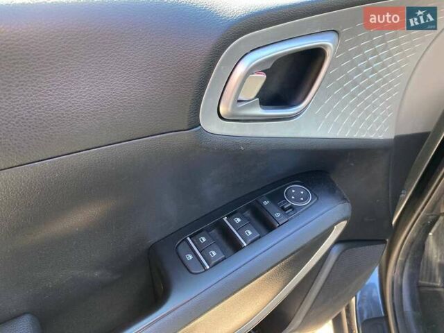 Серый Киа Soul, объемом двигателя 2 л и пробегом 79 тыс. км за 15300 $, фото 11 на Automoto.ua