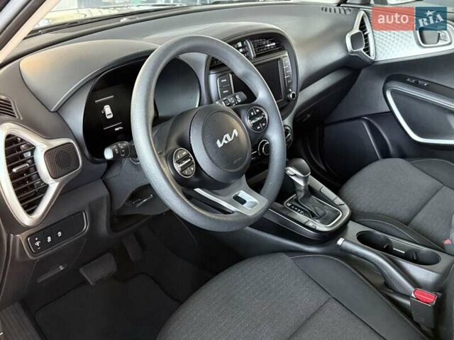 Сірий Кіа Soul, об'ємом двигуна 2 л та пробігом 74 тис. км за 17500 $, фото 12 на Automoto.ua