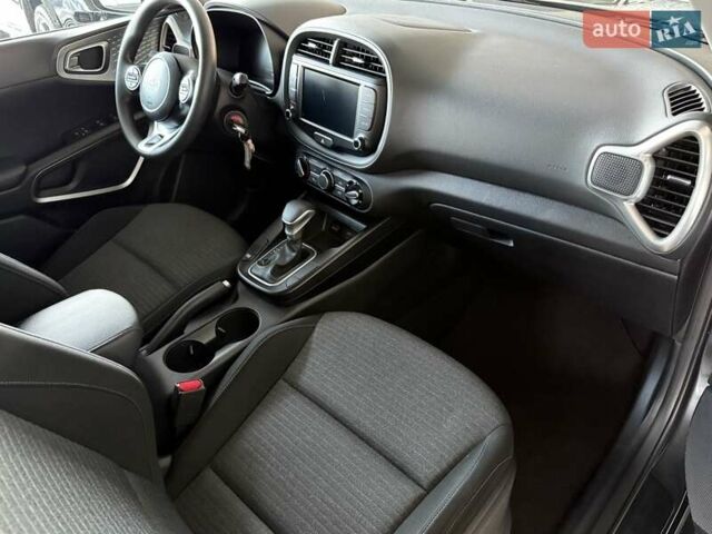 Сірий Кіа Soul, об'ємом двигуна 2 л та пробігом 74 тис. км за 17500 $, фото 15 на Automoto.ua