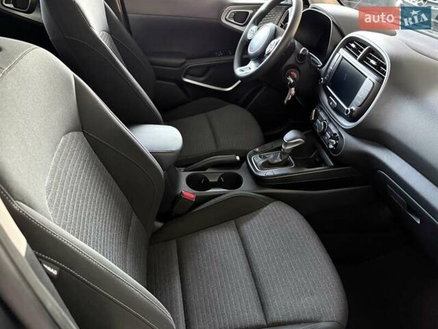 Сірий Кіа Soul, об'ємом двигуна 2 л та пробігом 74 тис. км за 17500 $, фото 16 на Automoto.ua