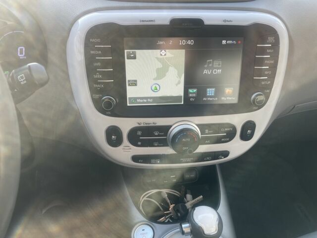 Сірий Кіа Soul, об'ємом двигуна 0 л та пробігом 60 тис. км за 10000 $, фото 8 на Automoto.ua