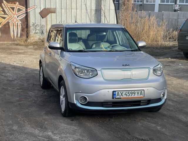Сірий Кіа Soul, об'ємом двигуна 0 л та пробігом 60 тис. км за 10000 $, фото 4 на Automoto.ua