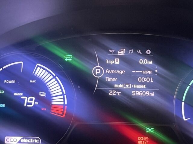 Сірий Кіа Soul, об'ємом двигуна 0 л та пробігом 60 тис. км за 10000 $, фото 2 на Automoto.ua