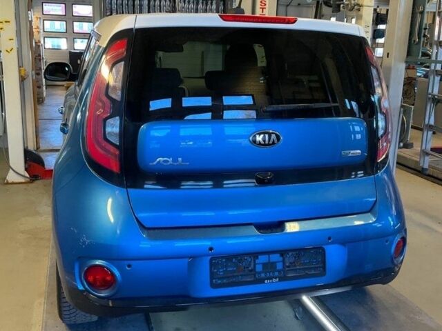 Синій Кіа Soul, об'ємом двигуна 0 л та пробігом 86 тис. км за 8000 $, фото 2 на Automoto.ua