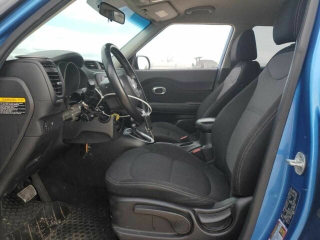 Синий Киа Soul, объемом двигателя 2 л и пробегом 68 тыс. км за 1100 $, фото 6 на Automoto.ua
