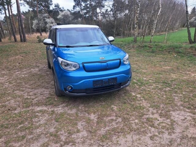 Синій Кіа Soul, об'ємом двигуна 0 л та пробігом 95 тис. км за 9300 $, фото 9 на Automoto.ua