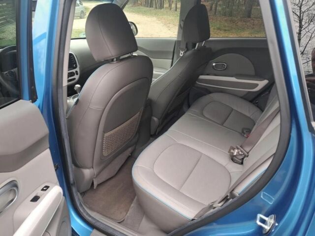 Синій Кіа Soul, об'ємом двигуна 0 л та пробігом 95 тис. км за 9300 $, фото 17 на Automoto.ua