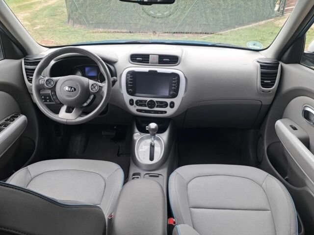 Синій Кіа Soul, об'ємом двигуна 0 л та пробігом 95 тис. км за 9300 $, фото 14 на Automoto.ua