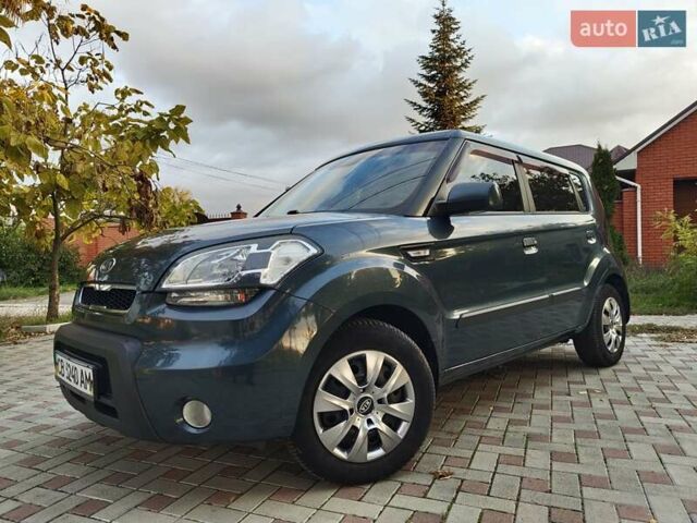 Синий Киа Soul, объемом двигателя 1.59 л и пробегом 134 тыс. км за 6500 $, фото 5 на Automoto.ua