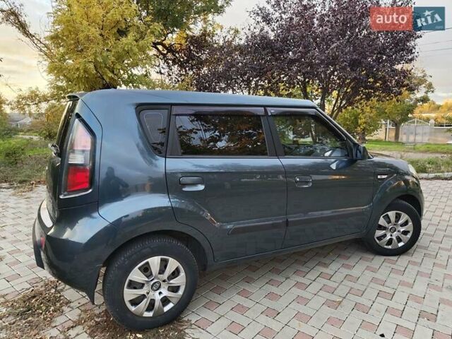Синий Киа Soul, объемом двигателя 1.59 л и пробегом 134 тыс. км за 6500 $, фото 10 на Automoto.ua