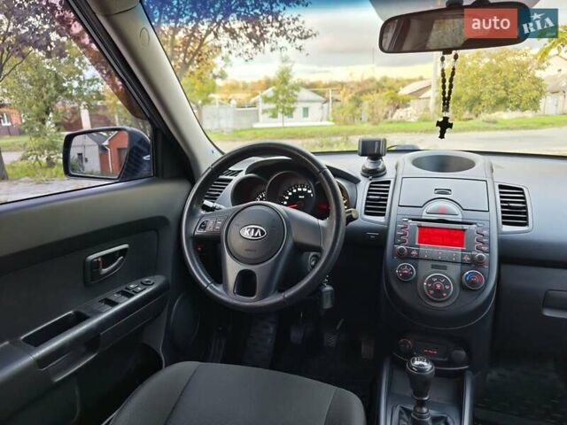 Синий Киа Soul, объемом двигателя 1.59 л и пробегом 134 тыс. км за 6500 $, фото 2 на Automoto.ua