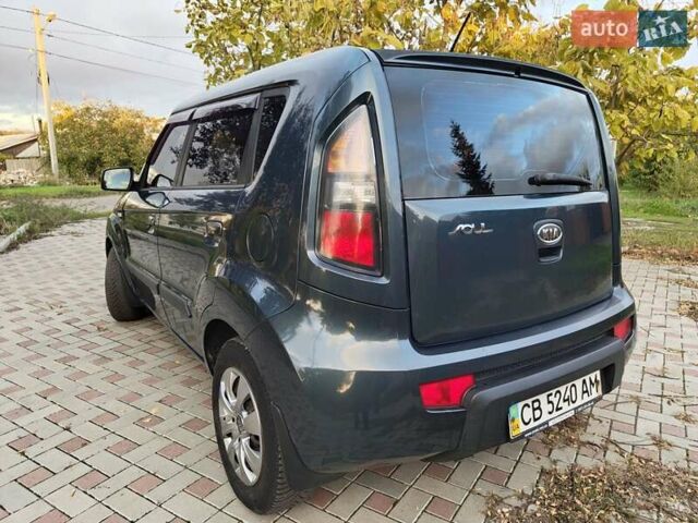 Синий Киа Soul, объемом двигателя 1.59 л и пробегом 134 тыс. км за 6500 $, фото 12 на Automoto.ua