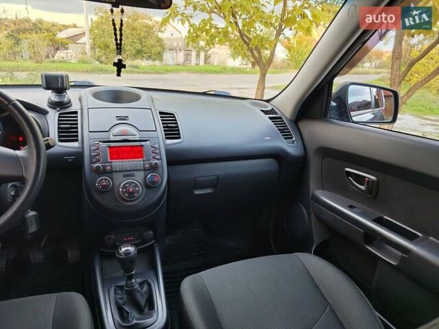 Синий Киа Soul, объемом двигателя 1.59 л и пробегом 134 тыс. км за 6500 $, фото 14 на Automoto.ua