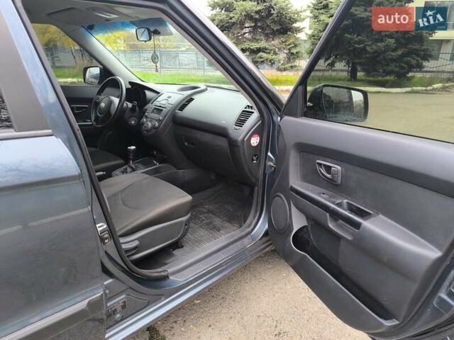 Синій Кіа Soul, об'ємом двигуна 1.59 л та пробігом 110 тис. км за 6500 $, фото 10 на Automoto.ua