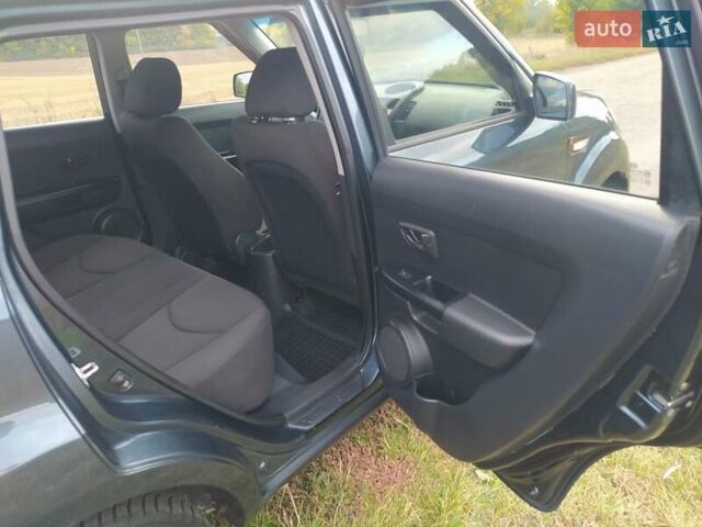 Синий Киа Soul, объемом двигателя 1.59 л и пробегом 159 тыс. км за 6000 $, фото 14 на Automoto.ua