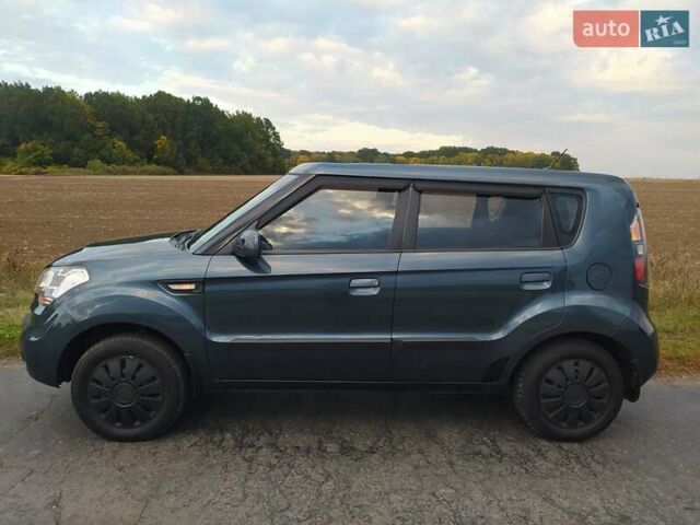 Синий Киа Soul, объемом двигателя 1.59 л и пробегом 159 тыс. км за 6000 $, фото 3 на Automoto.ua