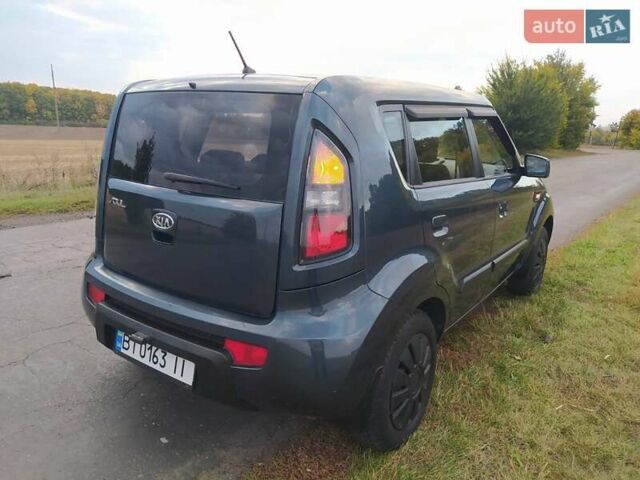 Синий Киа Soul, объемом двигателя 1.59 л и пробегом 159 тыс. км за 6000 $, фото 8 на Automoto.ua