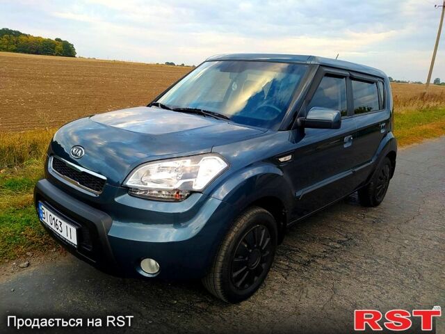 Синий Киа Soul, объемом двигателя 1.6 л и пробегом 159 тыс. км за 6000 $, фото 1 на Automoto.ua