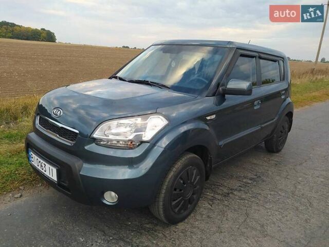 Синий Киа Soul, объемом двигателя 1.59 л и пробегом 159 тыс. км за 6000 $, фото 2 на Automoto.ua