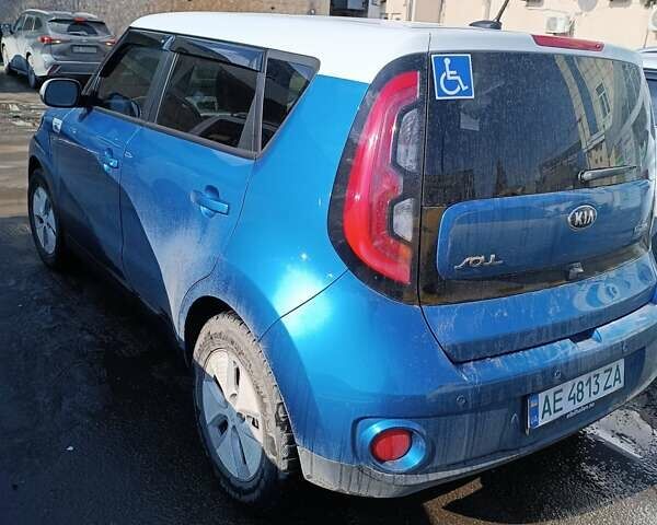Синий Киа Soul, объемом двигателя 0 л и пробегом 93 тыс. км за 10700 $, фото 4 на Automoto.ua