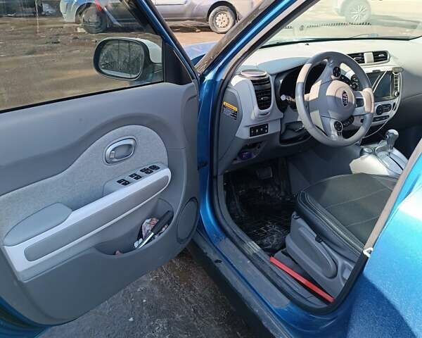 Синий Киа Soul, объемом двигателя 0 л и пробегом 93 тыс. км за 10700 $, фото 10 на Automoto.ua