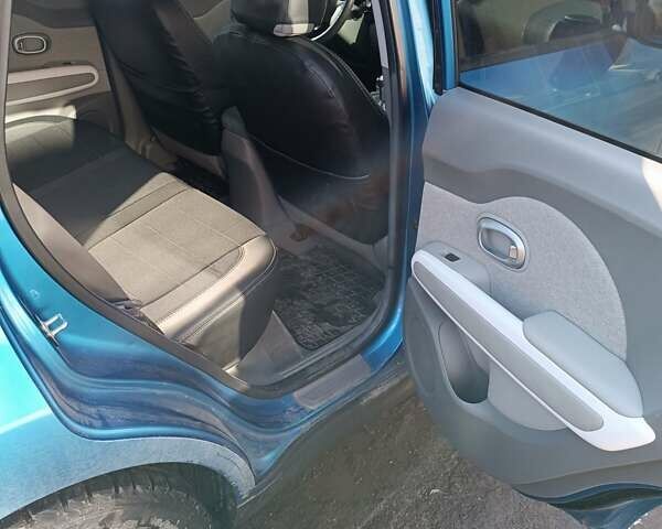 Синий Киа Soul, объемом двигателя 0 л и пробегом 93 тыс. км за 10700 $, фото 8 на Automoto.ua
