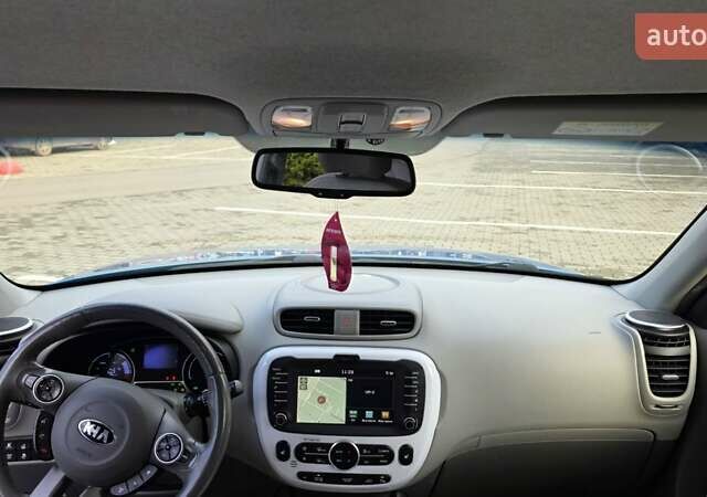 Синий Киа Soul, объемом двигателя 0 л и пробегом 120 тыс. км за 6500 $, фото 17 на Automoto.ua