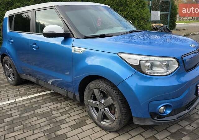 Синий Киа Soul, объемом двигателя 0 л и пробегом 120 тыс. км за 6500 $, фото 9 на Automoto.ua