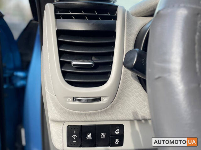 Синій Кіа Soul, об'ємом двигуна 27 л та пробігом 185 тис. км за 9500 $, фото 8 на Automoto.ua