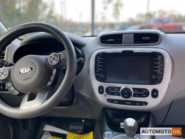 Синій Кіа Soul, об'ємом двигуна 27 л та пробігом 185 тис. км за 9500 $, фото 6 на Automoto.ua