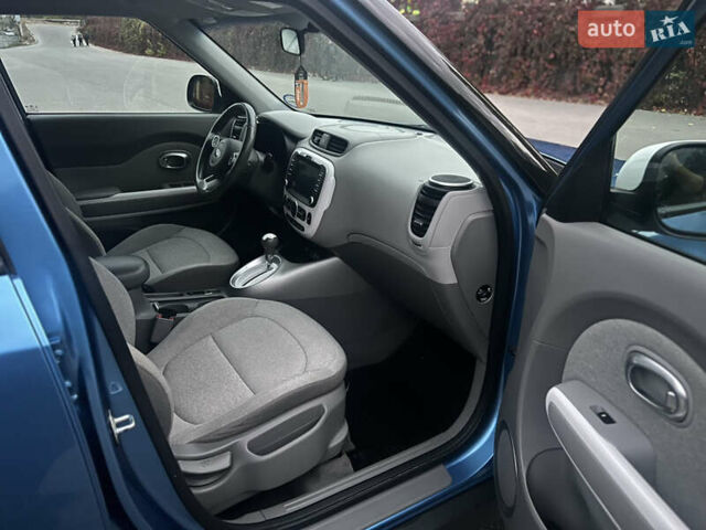 Киа Soul 2015 в Днепре (Днепропетровске) на Automoto.ua Синий Киа Soul, объемом двигателя 0 л и пробегом 115 тыс. км за 6500 $, фото 14 на Automoto.ua