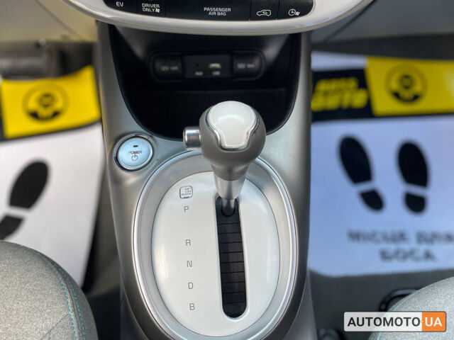 Синій Кіа Soul, об'ємом двигуна 27 л та пробігом 185 тис. км за 9500 $, фото 11 на Automoto.ua