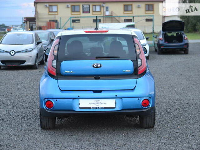 Синій Кіа Soul, об'ємом двигуна 0 л та пробігом 118 тис. км за 5700 $, фото 10 на Automoto.ua