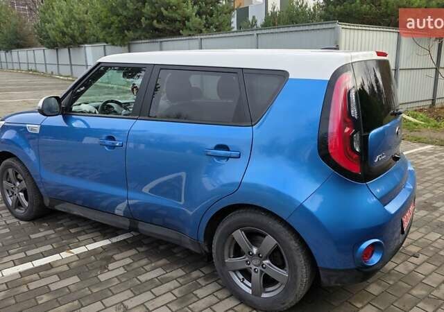 Синий Киа Soul, объемом двигателя 0 л и пробегом 120 тыс. км за 6500 $, фото 13 на Automoto.ua