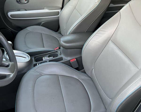 Синий Киа Soul, объемом двигателя 0 л и пробегом 130 тыс. км за 6700 $, фото 2 на Automoto.ua