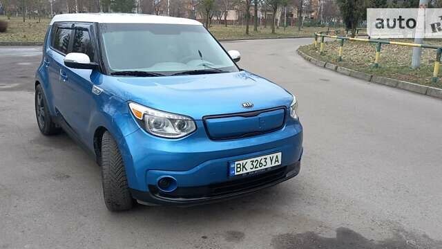 Синий Киа Soul, объемом двигателя 0 л и пробегом 95 тыс. км за 8000 $, фото 1 на Automoto.ua