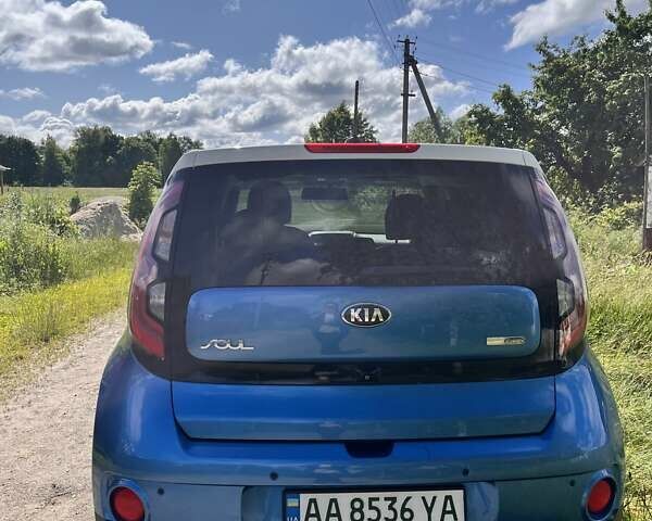 Синий Киа Soul, объемом двигателя 0 л и пробегом 102 тыс. км за 8000 $, фото 1 на Automoto.ua