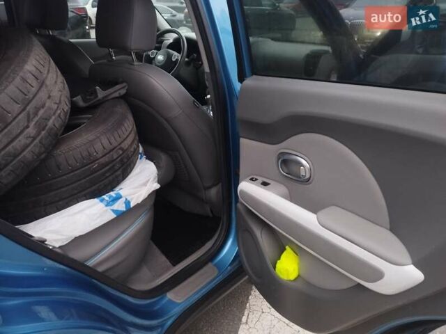 Синій Кіа Soul, об'ємом двигуна 0 л та пробігом 151 тис. км за 5800 $, фото 16 на Automoto.ua