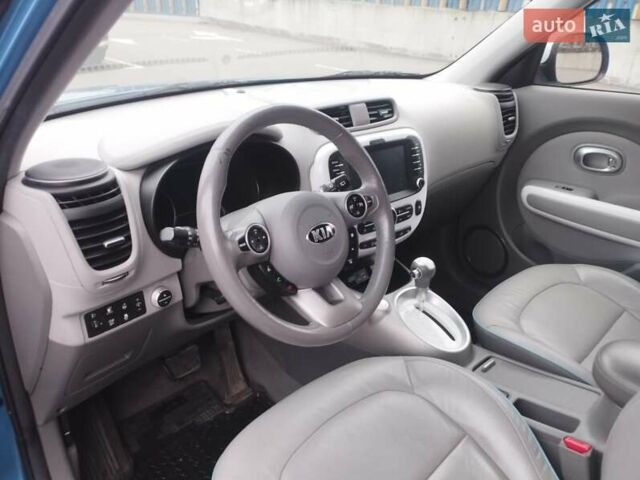 Синій Кіа Soul, об'ємом двигуна 0 л та пробігом 151 тис. км за 5800 $, фото 9 на Automoto.ua