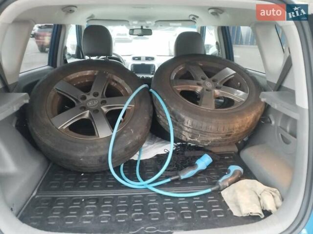Синій Кіа Soul, об'ємом двигуна 0 л та пробігом 151 тис. км за 5800 $, фото 17 на Automoto.ua